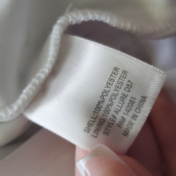 NWOT Blue rain floral romper - Picture 7 of 7